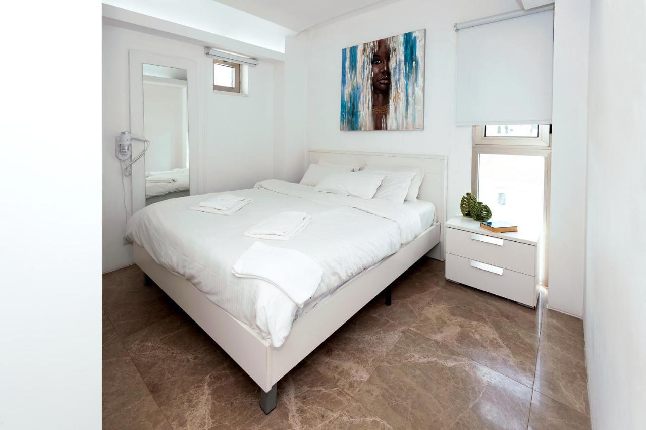 פרוטאראס Apartment Marisol - Beachfront מראה חיצוני תמונה